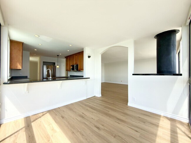 Building Photo - Panoramic Ocean and Lagoon Views