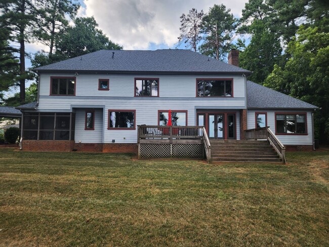 Building Photo - Fully Furnished Lakefront Home