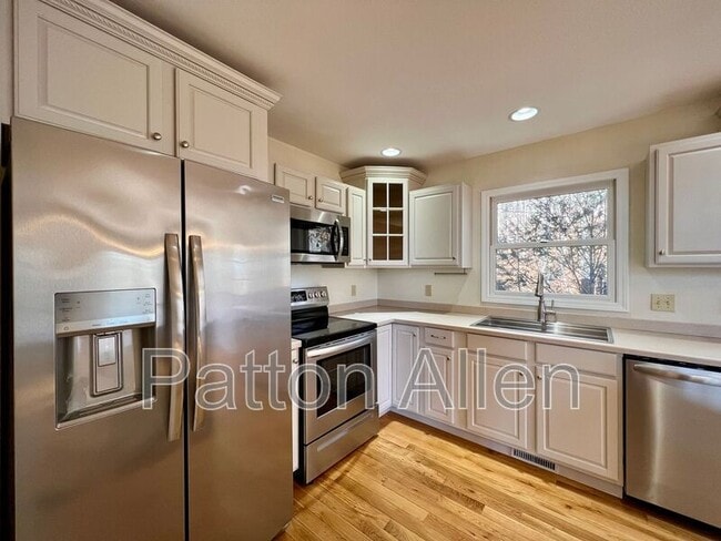 Building Photo - 212 Appleton Dr