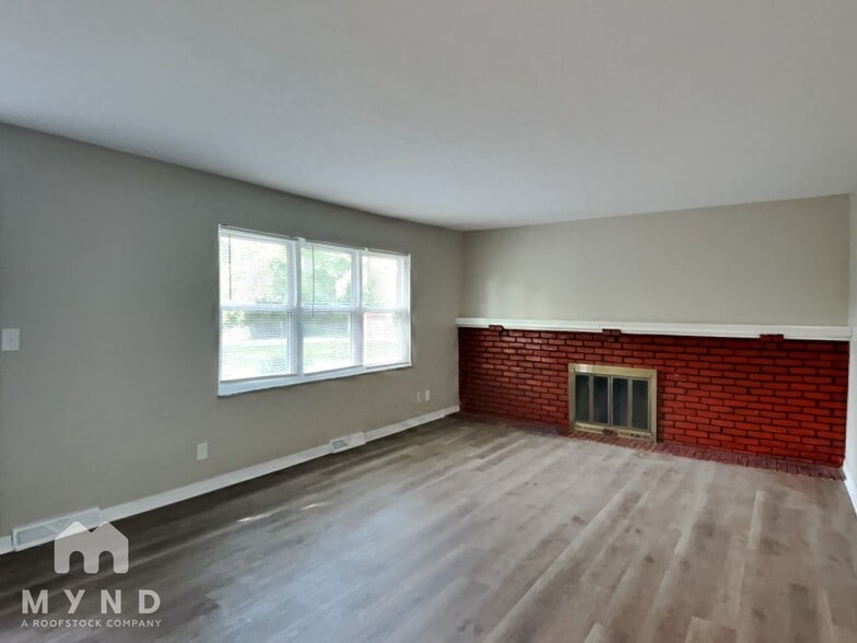 Building Photo - 5621 Oakmont Dr