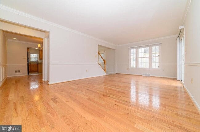 Building Photo - 8016 Merry Oaks Ln