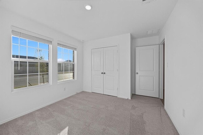 Building Photo - 209 Donnington Dr