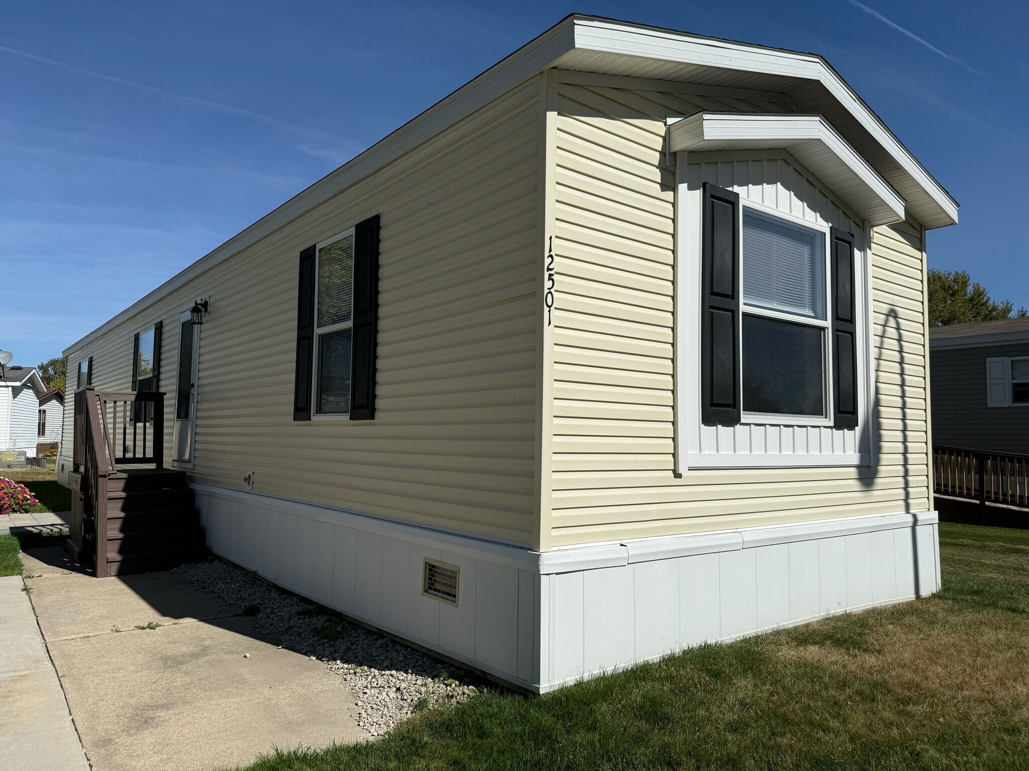 Building Photo - 12501 Apple Ln