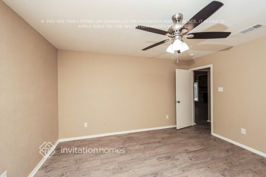 Building Photo - 1337 Greenbriar Ln