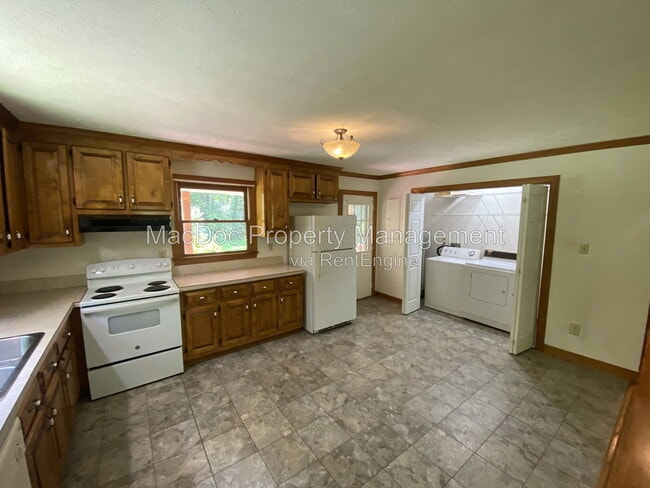 Building Photo - 28341 Edgar Rd