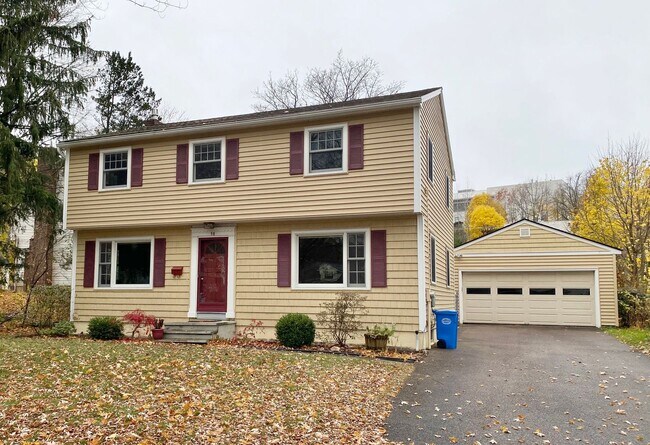 Primary Photo - 4 Bedroom Home in Burlington VT Available NOW!