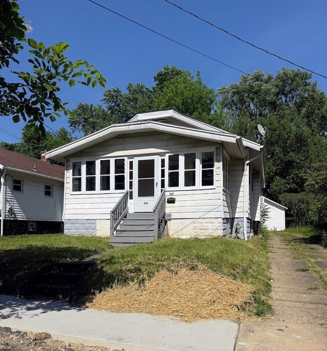 Building Photo - Two bedroom one bathroom single level home for rent