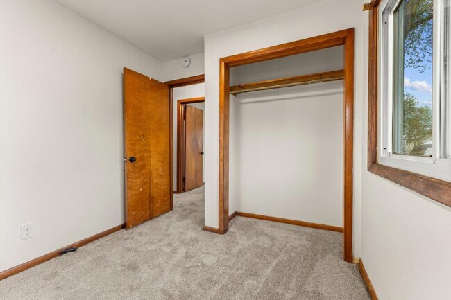 Building Photo - 2611 W 23rd St