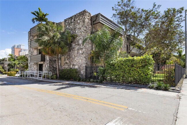 Building Photo - 8305 SW 72nd Ave