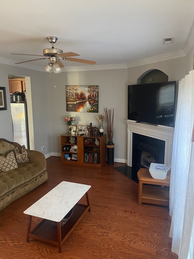 Building Photo - 3BR Home in Huntersville