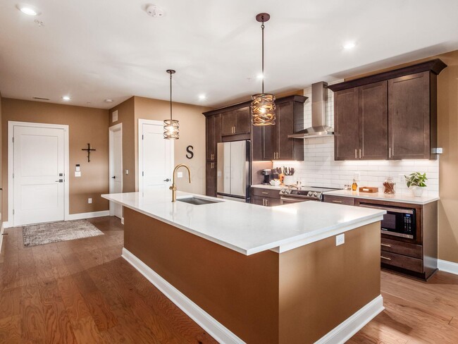 Building Photo - 5211 Highpointe Lakes Dr