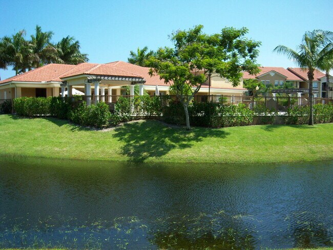 Primary Photo - 818 Villa Cir