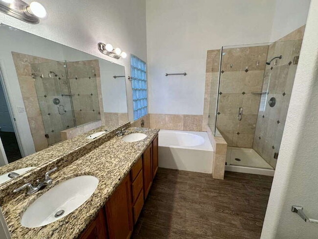 Building Photo - 2353 W Hemlock Ct