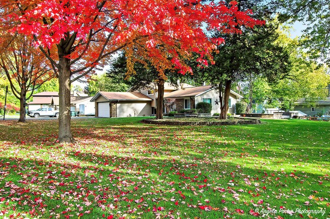 Building Photo - 34679 N Hiawatha Trl