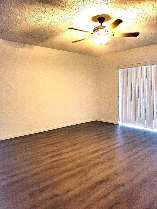 Building Photo - 5890 Sugar Palm Ct