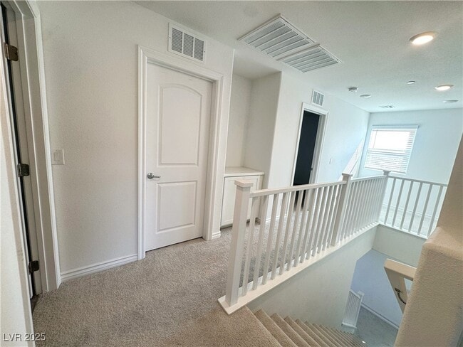 Building Photo - 356 Rosefinch St