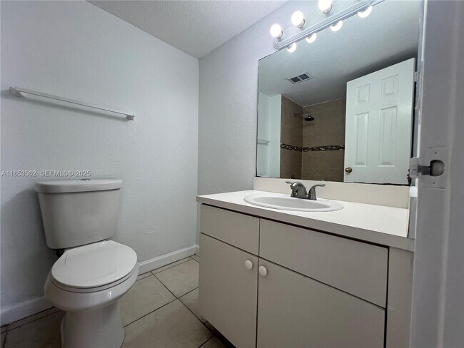 Building Photo - 4660 NW 79th Ave