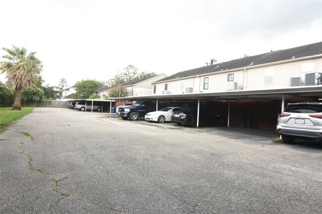 Building Photo - 940 Wycliffe Dr