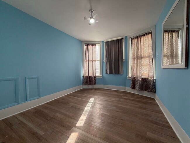 Building Photo - 3501 Ventnor Ave