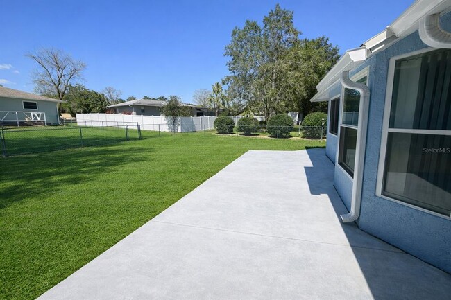 Building Photo - 3442 N Tamarisk Ave