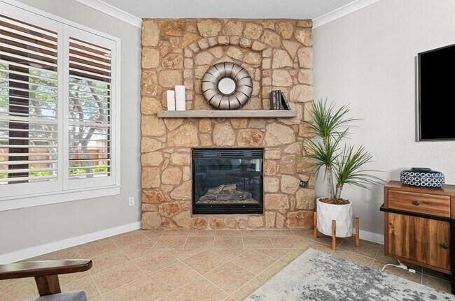 Building Photo - 10820 Sky Rock Dr