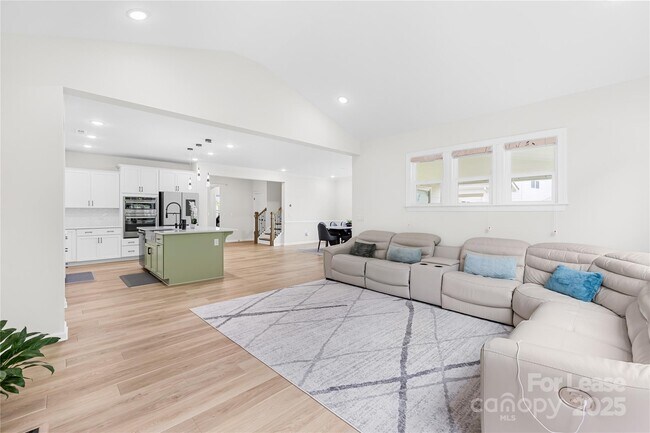 Building Photo - 6104 Balham Ct
