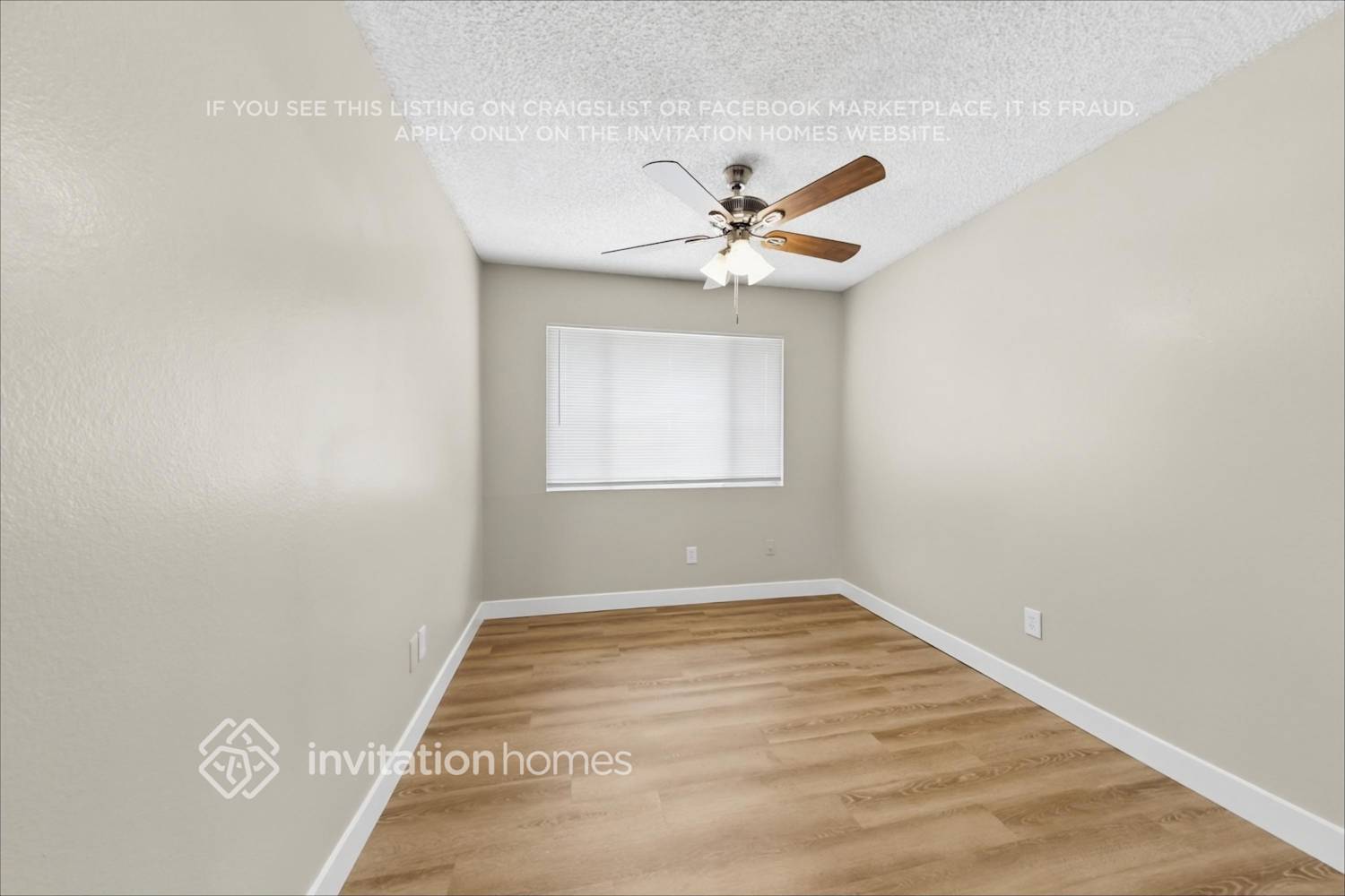 Building Photo - 12042 N 28th Pl