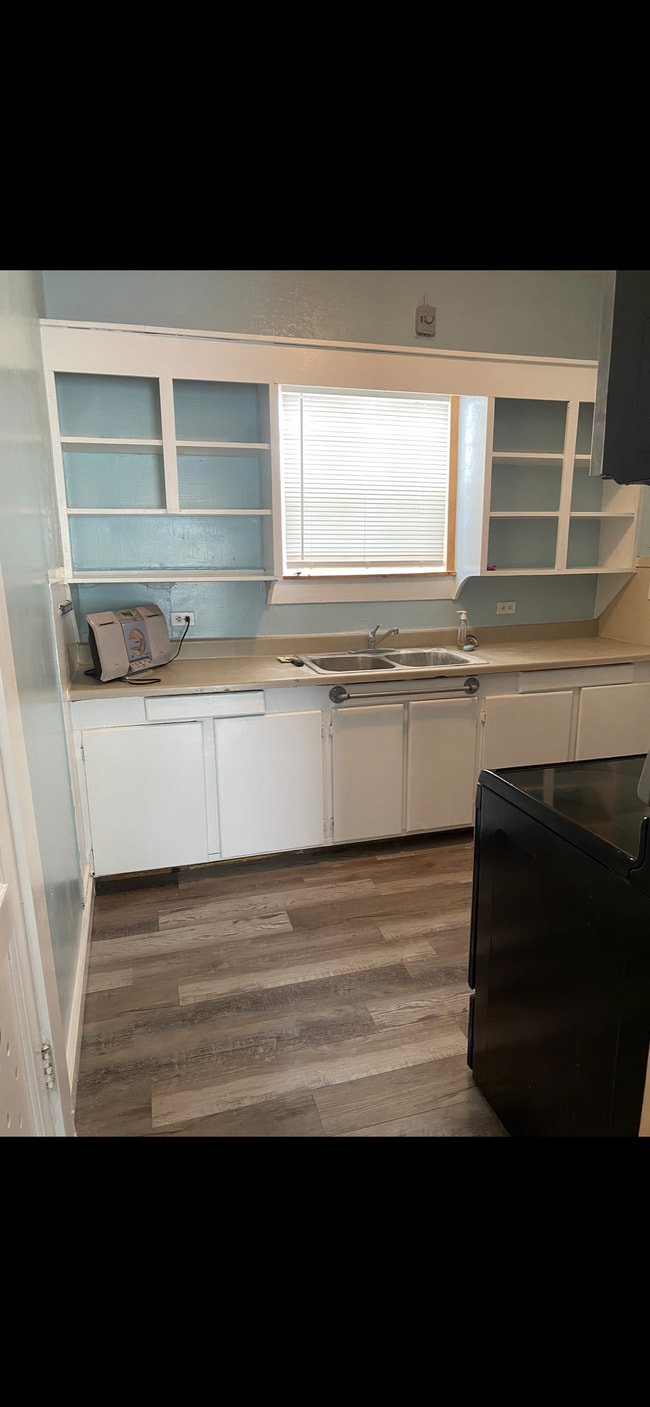 Building Photo - 1914 S Pine St