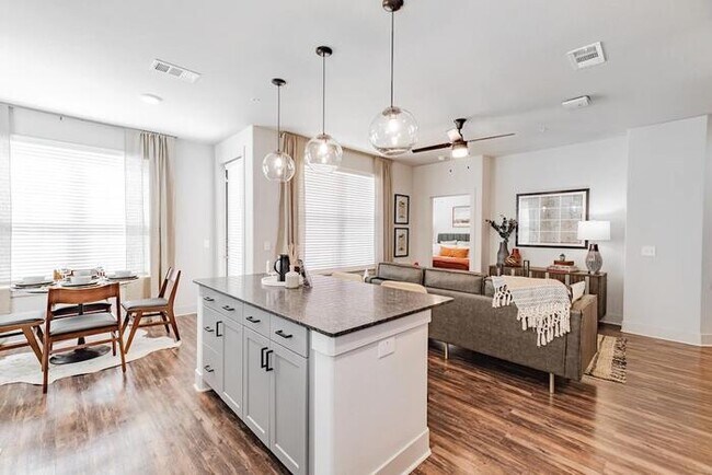 Building Photo - 5701 Bovine Dr