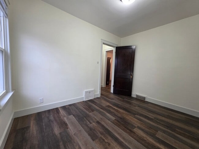 Building Photo - 1415 S 19th St