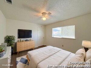 Building Photo - 117 Meadow Way