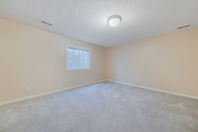 Building Photo - 4 Bed / 3 Bath ranch home