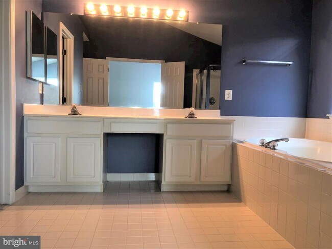 Building Photo - 46902 Wesleyan Ct
