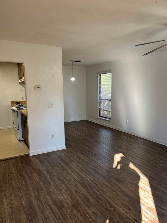 Building Photo - 2007 Bradford Ct