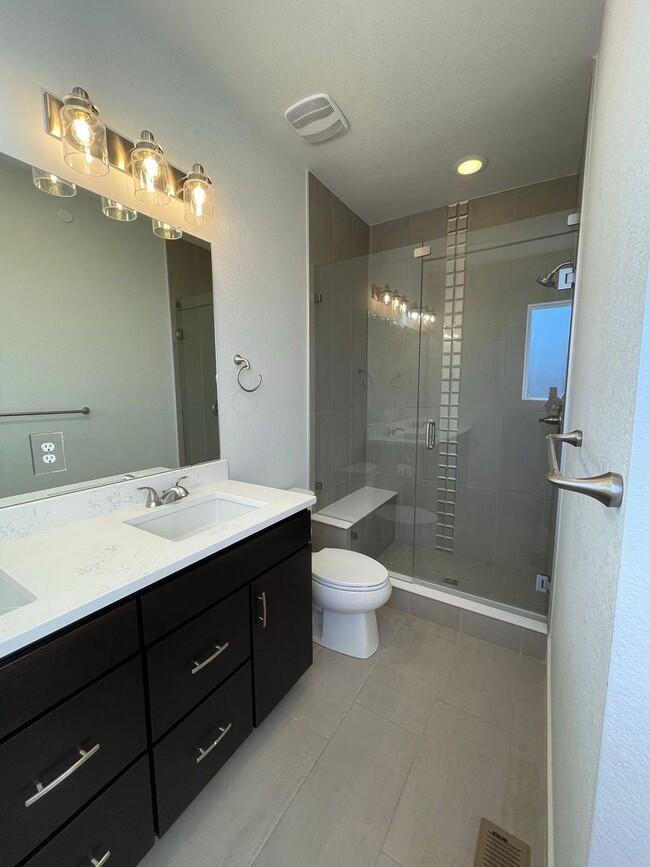 Building Photo - 2234 Central Pk Wy