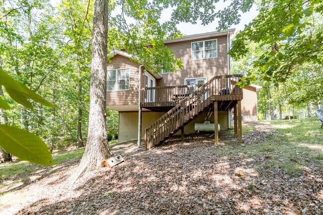 Building Photo - 3 Bedroom Home in Massanutten!!!