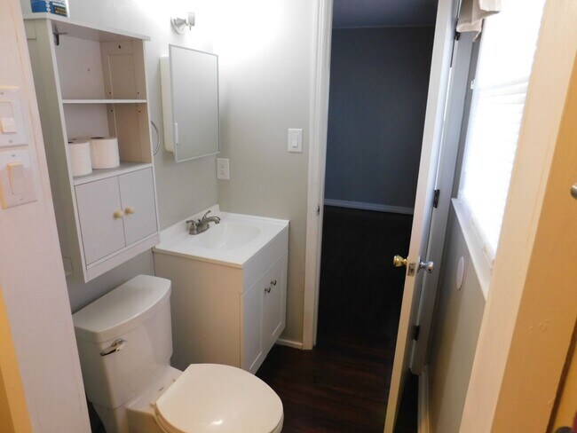 Building Photo - Charming Home in Havelock
