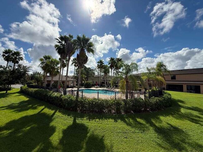 Building Photo - 2516 Oleander Lakes Dr