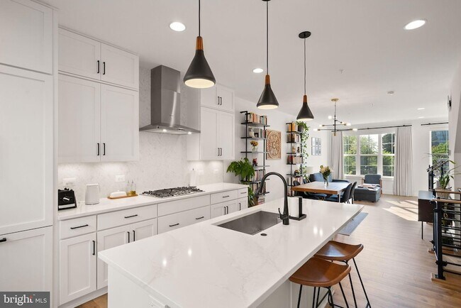 Building Photo - 11258 Faraday Park Dr.