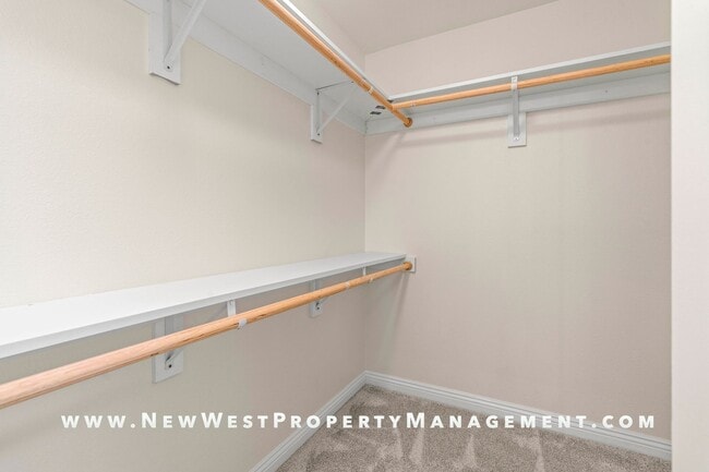 Building Photo - Newly renovated 2-bedroom UTC townhome in the coveted Andria of Renaissance at La Jolla community...