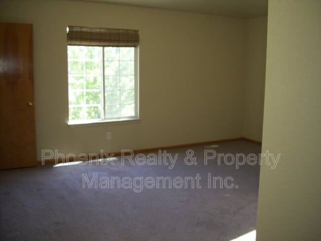 Building Photo - 678 Mathews Cir