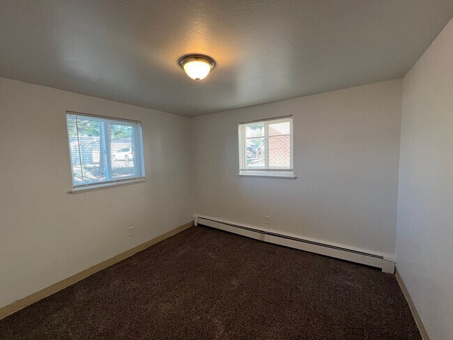 Building Photo - 2 Bedroom 1 Bathroom Westminster Condo