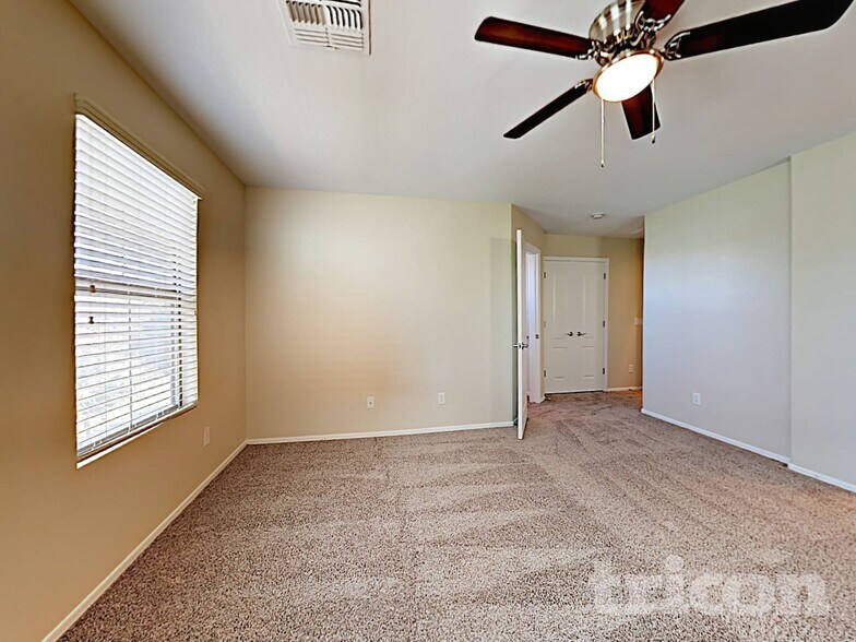 Building Photo - 4376 E Selena Dr