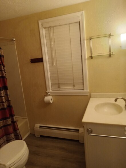 Building Photo - 63 Belmont St