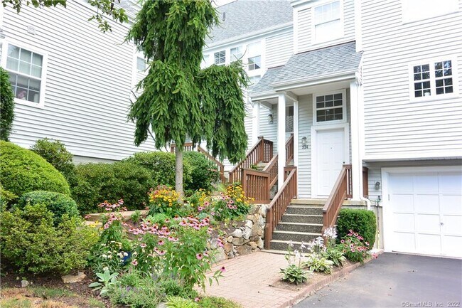 Building Photo - 515 Foxboro Dr