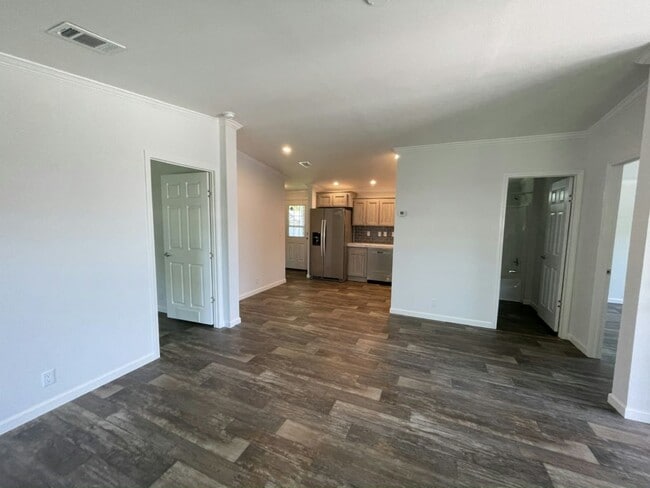 Building Photo - 4300 E Bay Dr