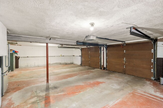 Building Photo - 306 Grove St