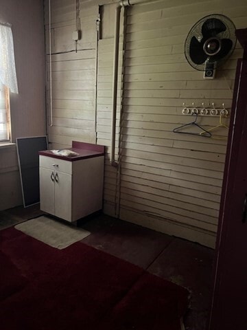 Building Photo - 252 N Main St