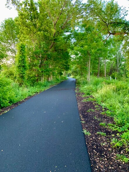 Building Photo - 138 Honness Ln