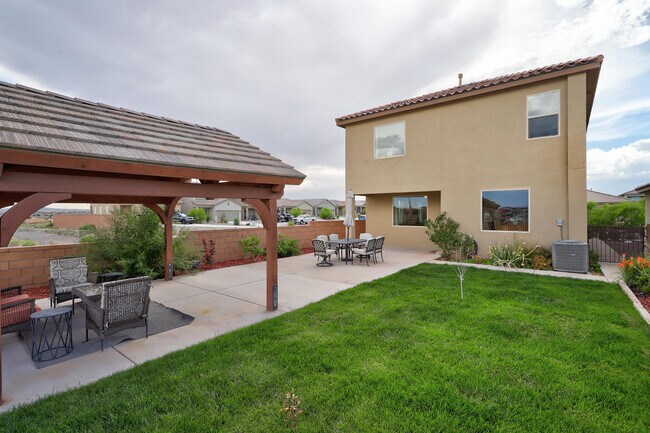 Building Photo - 3202 Tazanita Lp SE